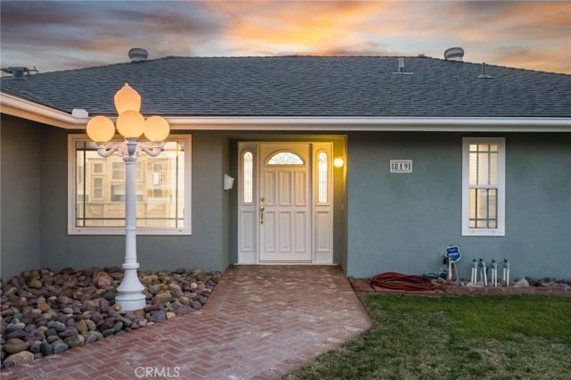 819 N Shaftesbury Avenue, San Dimas, CA 91773