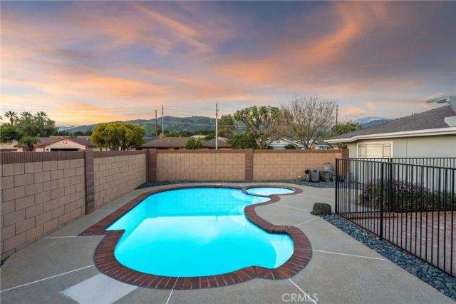 819 N Shaftesbury Avenue, San Dimas, CA 91773