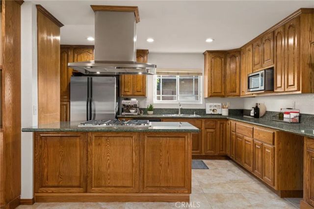 819 N Shaftesbury Avenue, San Dimas, CA 91773