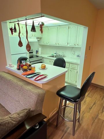 131 Camden F, West Palm Beach, FL 33417