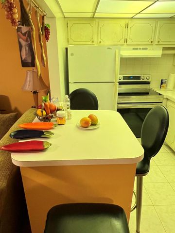 131 Camden F, West Palm Beach, FL 33417