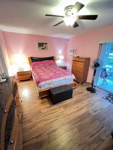 131 Camden F, West Palm Beach, FL 33417