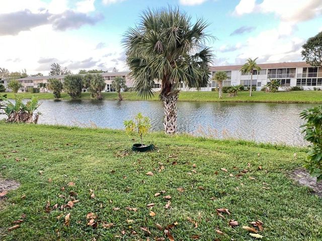 131 Camden F, West Palm Beach, FL 33417