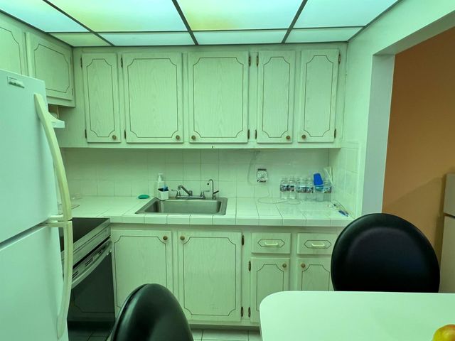 131 Camden F, West Palm Beach, FL 33417