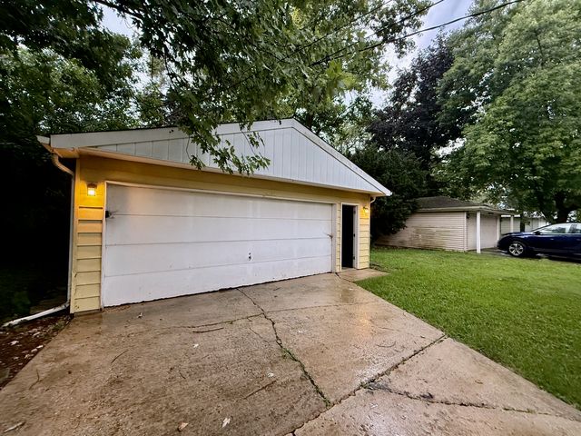 1121 Olive Road, Homewood, IL 60430