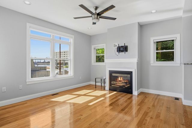 375 Border Street 375, Boston, MA 02128