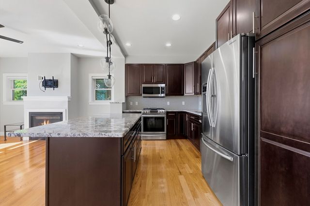 375 Border Street 375, Boston, MA 02128