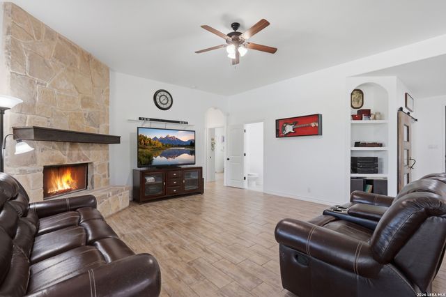 6211 LOCKHILL RD, San Antonio, TX 78240