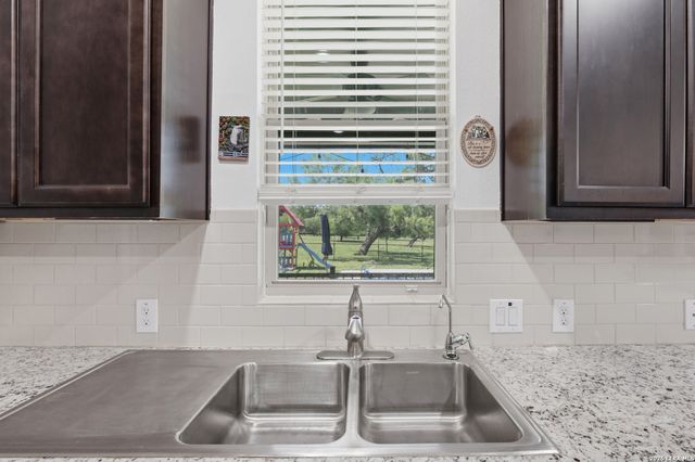 6211 LOCKHILL RD, San Antonio, TX 78240