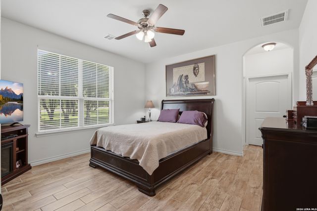 6211 LOCKHILL RD, San Antonio, TX 78240