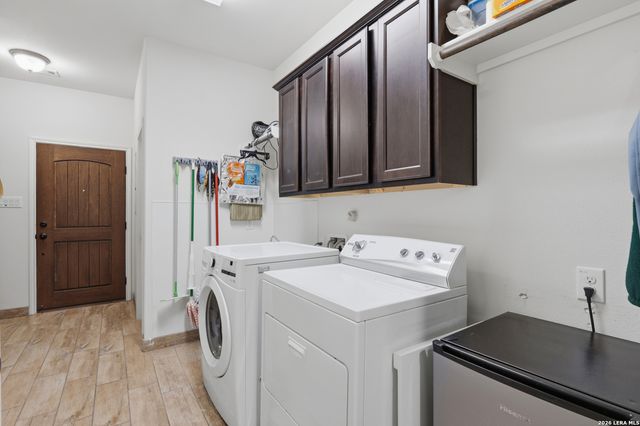 6211 LOCKHILL RD, San Antonio, TX 78240