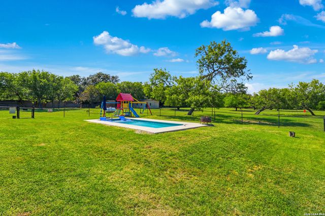 6211 LOCKHILL RD, San Antonio, TX 78240