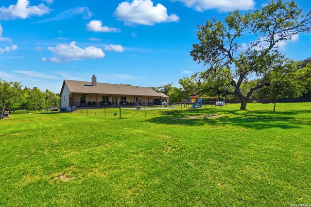 6211 LOCKHILL RD, San Antonio, TX 78240