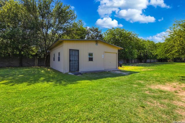 6211 LOCKHILL RD, San Antonio, TX 78240