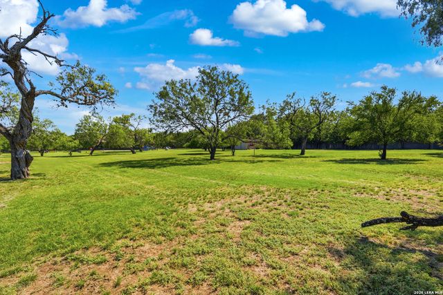 6211 LOCKHILL RD, San Antonio, TX 78240