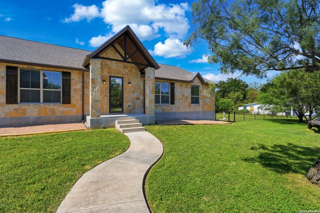6211 LOCKHILL RD, San Antonio, TX 78240