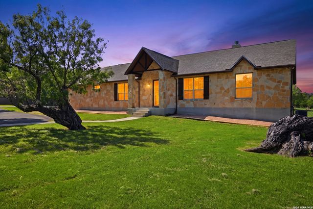 6211 LOCKHILL RD, San Antonio, TX 78240