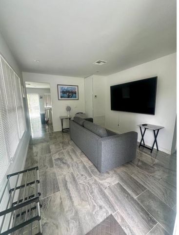2520 Fillmore Street, Hollywood, FL 33020