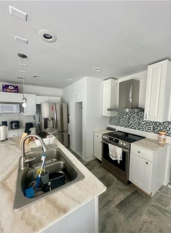 2520 Fillmore Street, Hollywood, FL 33020