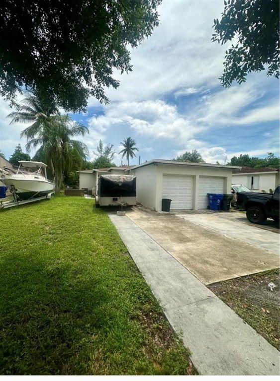 2520 Fillmore Street, Hollywood, FL 33020