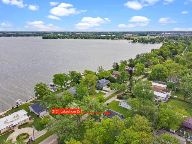 2124 Lakeshore DRIVE, Kansasville, WI 53139
