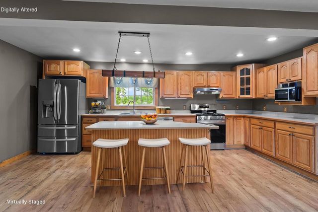 2124 Lakeshore DRIVE, Kansasville, WI 53139