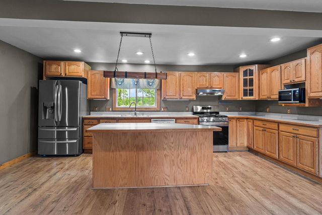 2124 Lakeshore DRIVE, Kansasville, WI 53139