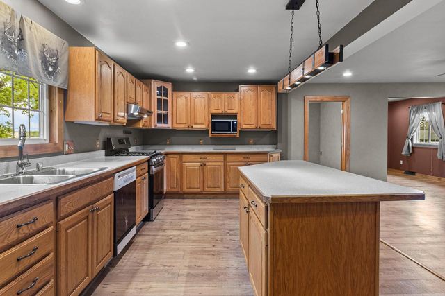 2124 Lakeshore DRIVE, Kansasville, WI 53139