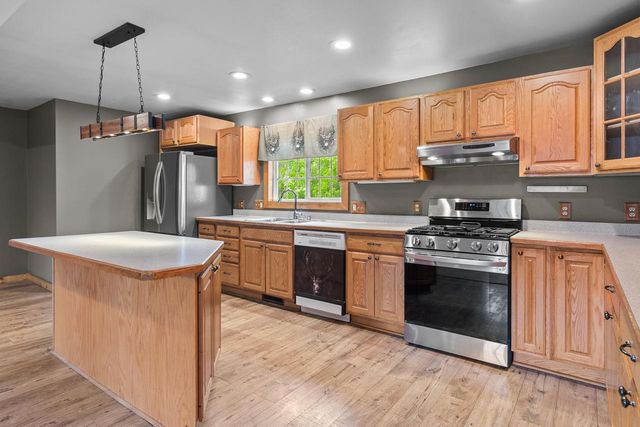 2124 Lakeshore DRIVE, Kansasville, WI 53139