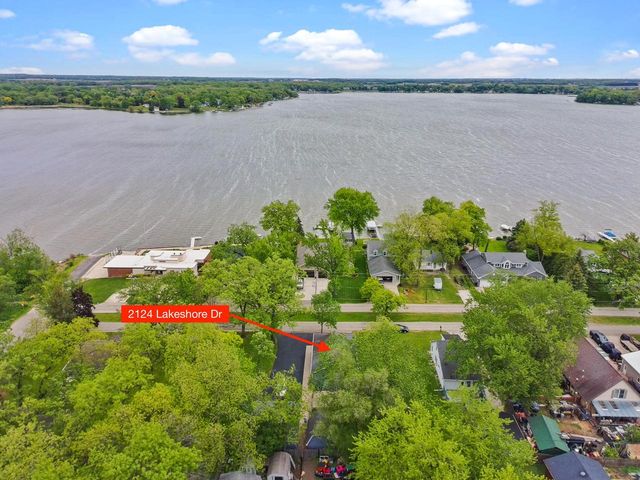2124 Lakeshore DRIVE, Kansasville, WI 53139