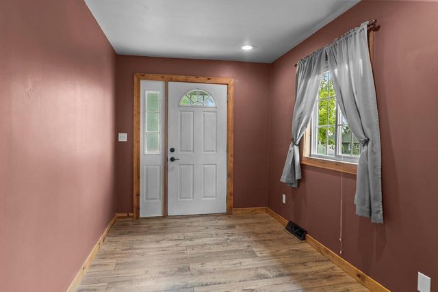 2124 Lakeshore DRIVE, Kansasville, WI 53139