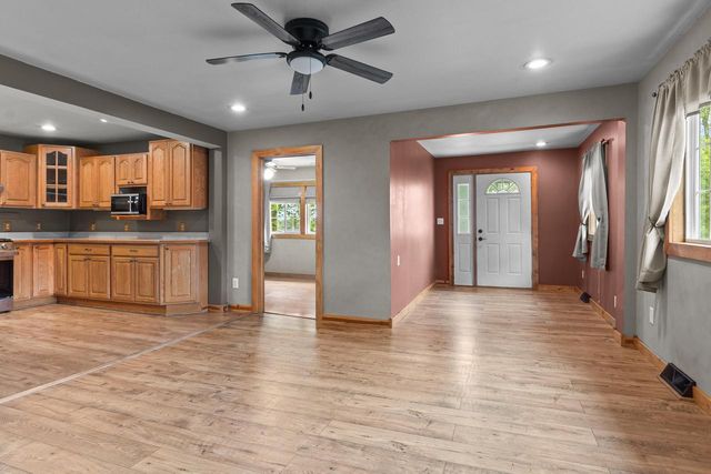 2124 Lakeshore DRIVE, Kansasville, WI 53139