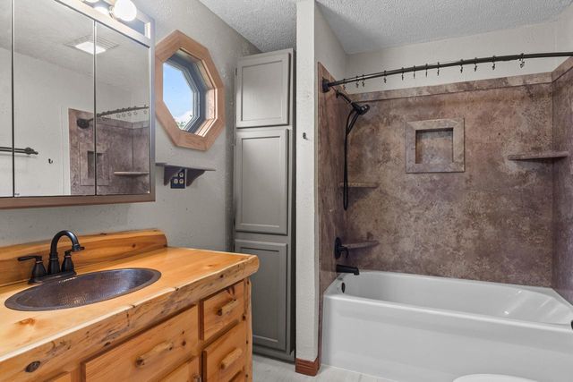 2124 Lakeshore DRIVE, Kansasville, WI 53139
