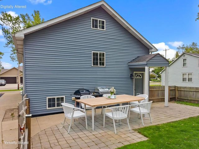 2124 Lakeshore DRIVE, Kansasville, WI 53139