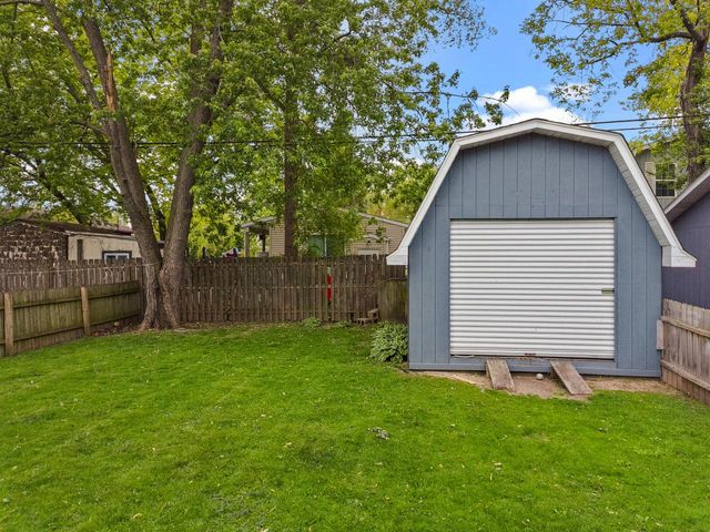 2124 Lakeshore DRIVE, Kansasville, WI 53139