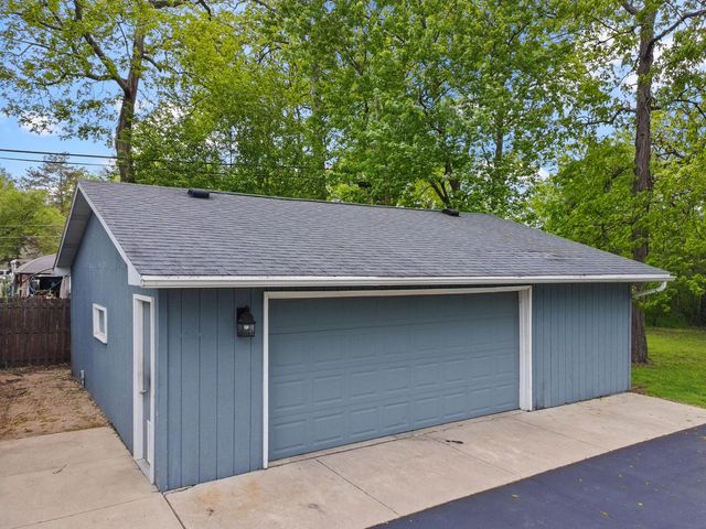 2124 Lakeshore DRIVE, Kansasville, WI 53139
