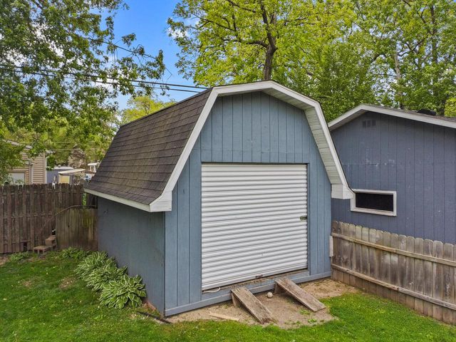 2124 Lakeshore DRIVE, Kansasville, WI 53139