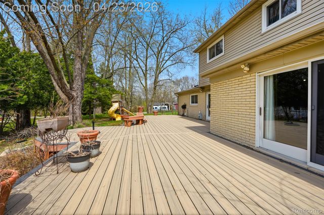 5701 Tequesta Court, West Bloomfield Charter Township, MI 48323