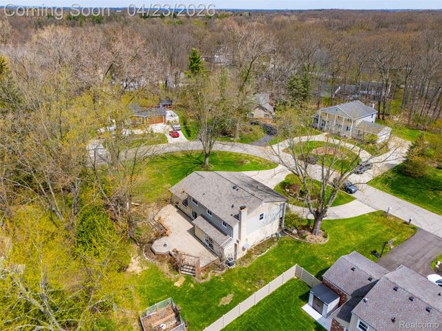 5701 Tequesta Court, West Bloomfield Charter Township, MI 48323