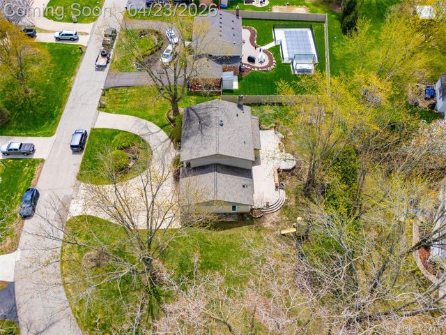 5701 Tequesta Court, West Bloomfield Charter Township, MI 48323