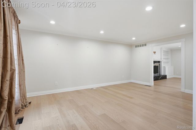 5701 Tequesta Court, West Bloomfield Charter Township, MI 48323