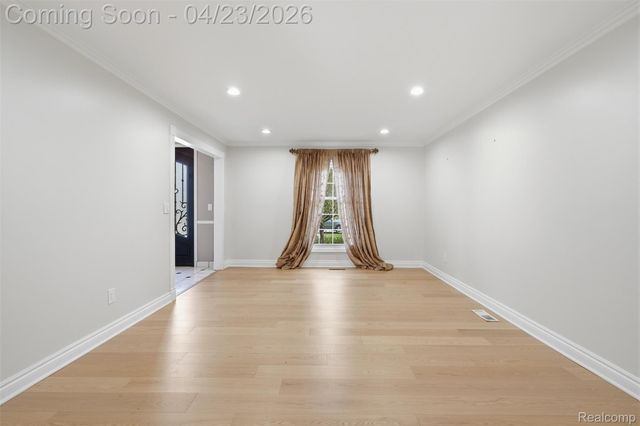 5701 Tequesta Court, West Bloomfield Charter Township, MI 48323