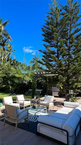 4515 Alton Rd, Miami Beach, FL 33140