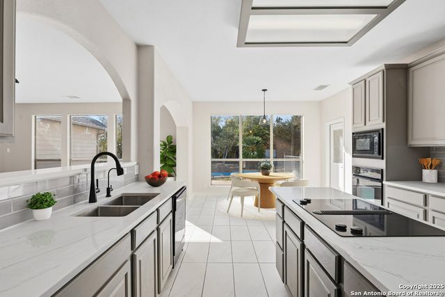 9618 Rosemont, Helotes, TX 78023