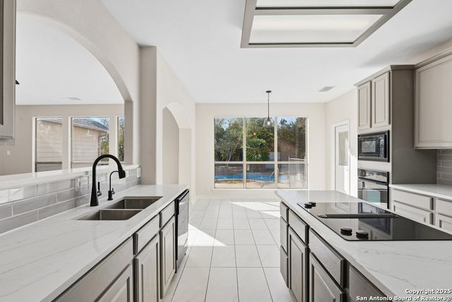 9618 Rosemont, Helotes, TX 78023