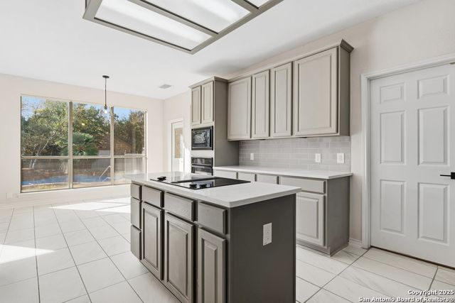 9618 Rosemont, Helotes, TX 78023