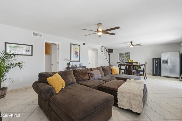 821 E KESLER Lane, Chandler, AZ 85225