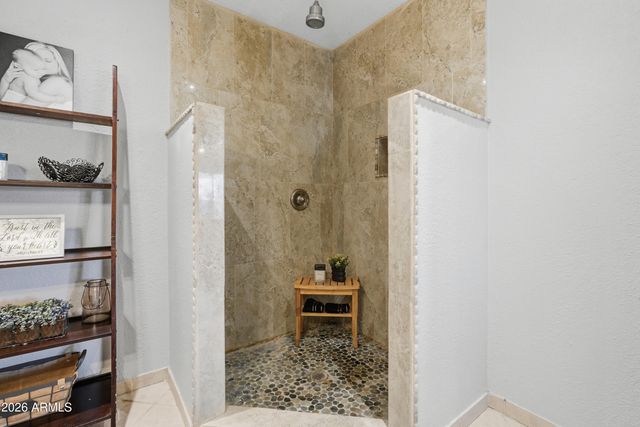 821 E KESLER Lane, Chandler, AZ 85225