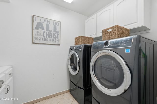 821 E KESLER Lane, Chandler, AZ 85225