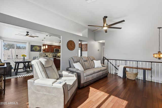 821 E KESLER Lane, Chandler, AZ 85225